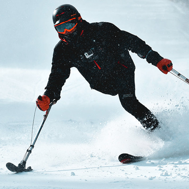 AMPLIFE SUPPORTER SKIING WITH ONE LEG