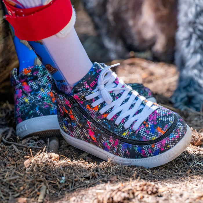 Rainbow Sk8ter BILLY Classic D|R II High worn a colorful AFO in the woods