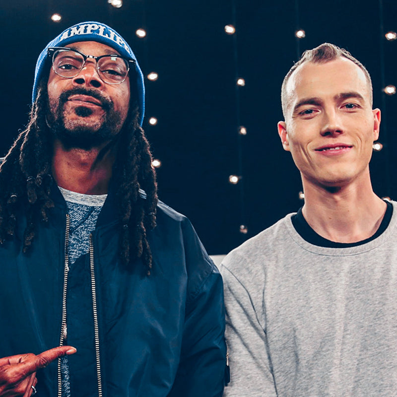 SNOOP DOGG ROCKING BLUE AMPLIFE BEANIE ON SKEE TV