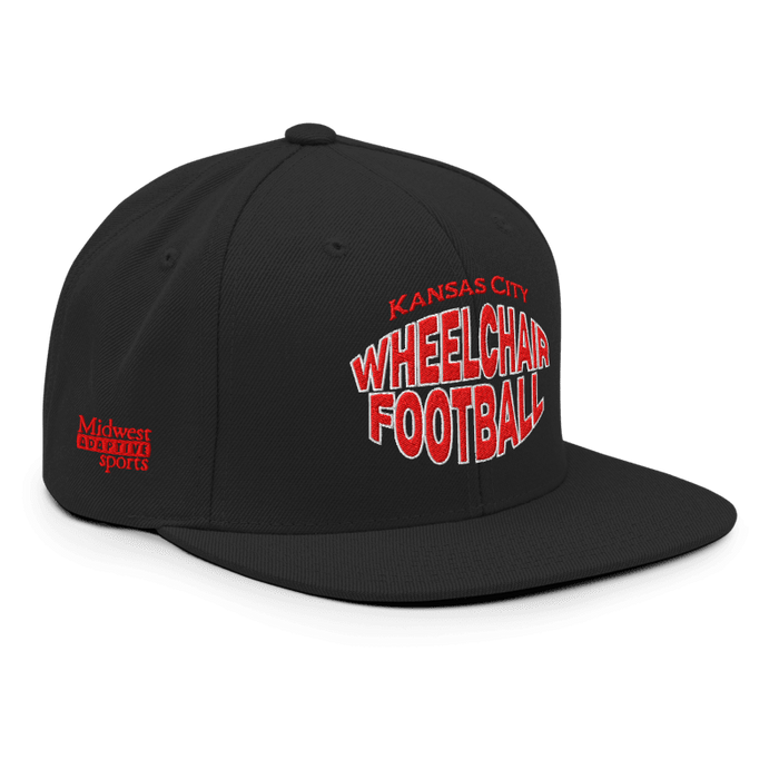 Front right angle of the MAS Kansas City Wheelchair Football Warp Black & Red Flat Bill Snapback against a white background