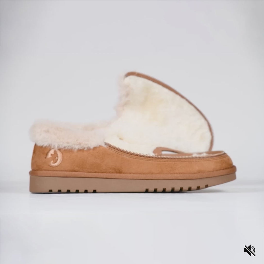 Video of Women's Chestnut BILLY Cozy Slipper on a white background